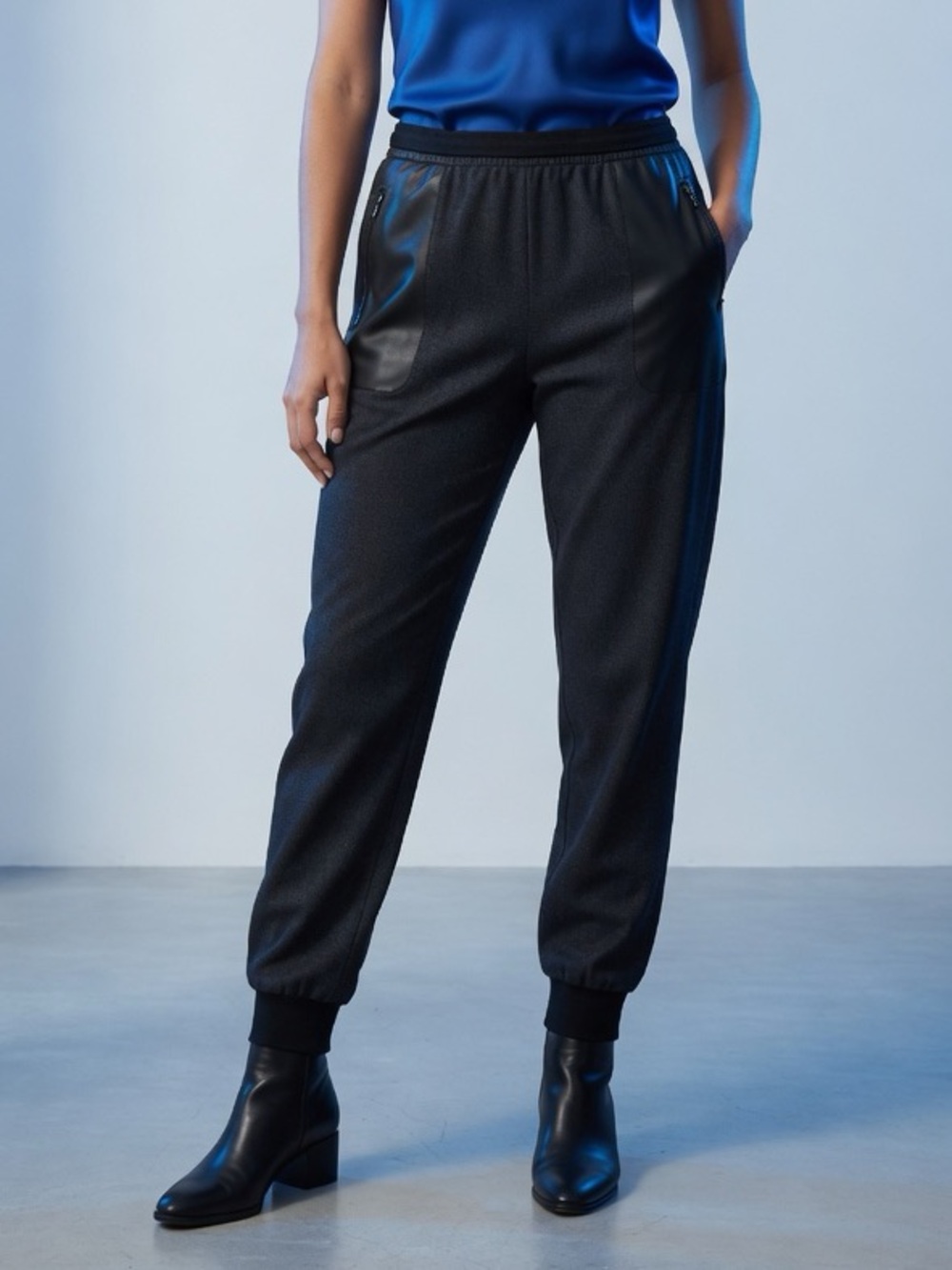 Elie Tahari Women's Charcoal Wool and Lamb Joggers size Medium